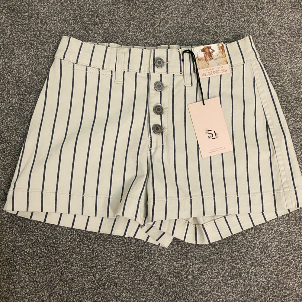 #56 NWT Sincerely Jules Brand vertical stripped shorts size 0/24